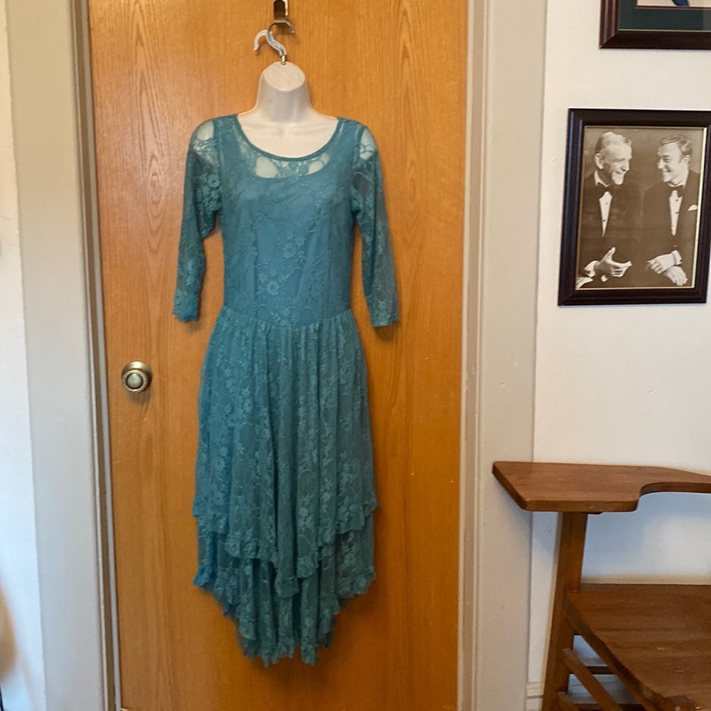 Rod’s Flowing Lacey Dress